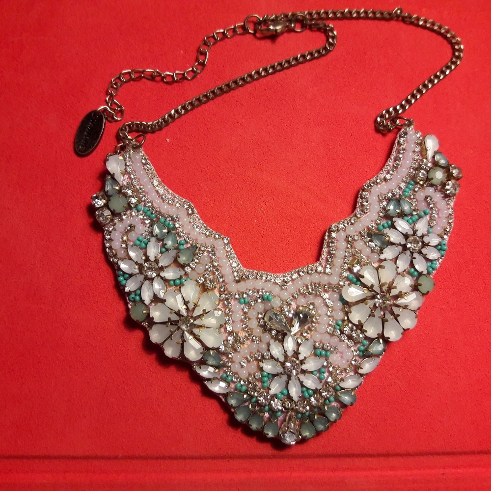 Delicate, dainty statement necklace by Tanjore